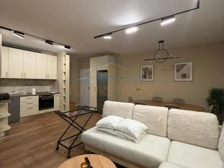 Tirane, jepet me qera apartament 2+1 Kati 3, 110 m² 800 € 