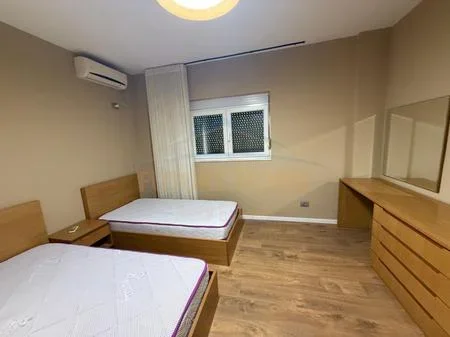Tirane, jepet me qera apartament 2+1 Kati 3, 110 m² 800 € 
