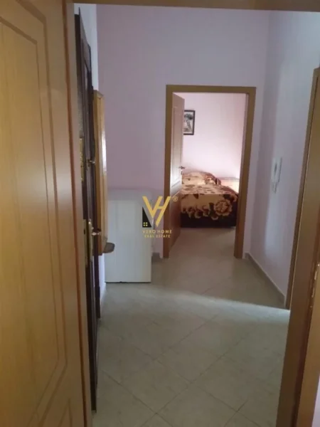 Tirane, jepet me qera apartament 1+1+Ballkon Kati 6, 75 m² 520 € (PEDRIATRIA)