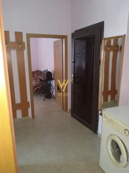 Tirane, jepet me qera apartament 1+1+Ballkon Kati 6, 75 m² 520 € (PEDRIATRIA)