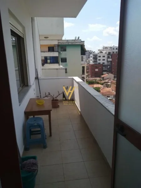 Tirane, jepet me qera apartament 1+1+Ballkon Kati 6, 75 m² 520 € (PEDRIATRIA)