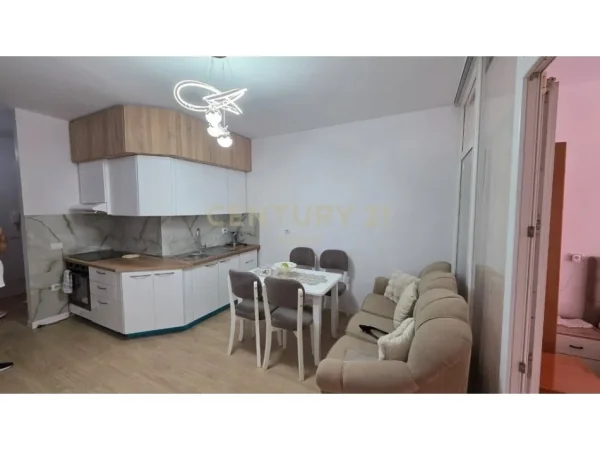 Tirane, jepet me qera apartament 1+1 Kati 4, 62 m² 550 € (Rr. e Elbasanit , Vilat Gjermane)
