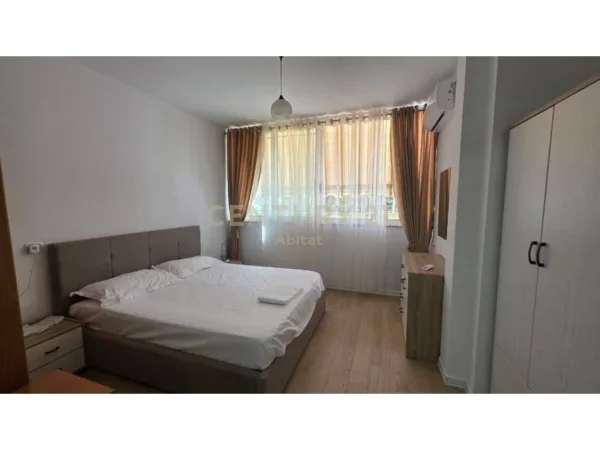 Tirane, jepet me qera apartament 1+1 Kati 4, 62 m² 550 € (Rr. e Elbasanit , Vilat Gjermane)