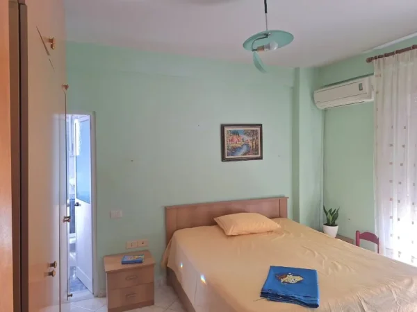 Tirane, jepet me qera apartament 3+1 Kati 5, 700 € 