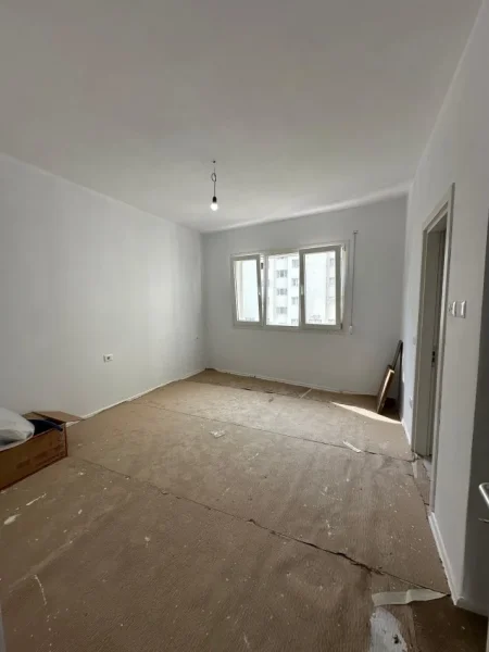Tirane, jepet me qera apartament 2+1 Kati 2, 95 m² 600 € (RIVER REZIDENC)