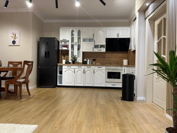 Tirane, jepet me qera apartament 2+1+Ballkon Kati 5, 112 m² 1.500 € (sami frasheri)
