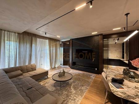 Tirane, jepet me qera apartament 3+1 Kati 2, 197 m² 2.500 € 