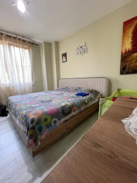 Tirane, jepet me qera apartament 2+1 Kati 2, 100 m² 600 € (VASIL SHANTO)