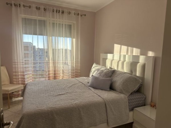 Tirane, jepet me qera apartament 1+1+Ballkon Kati 8, 65 m² 450 € (Rruga Sokrat Miho, prane VILES - L, Astir)