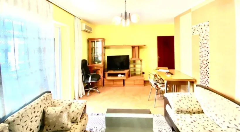 Tirane, shitet apartament 2+1 Kati 4, 130.000 €