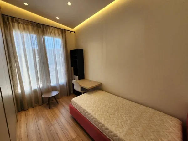 Tirane, shitet Vile 3 Katshe Kati 1, 355 m² 700.000 € 