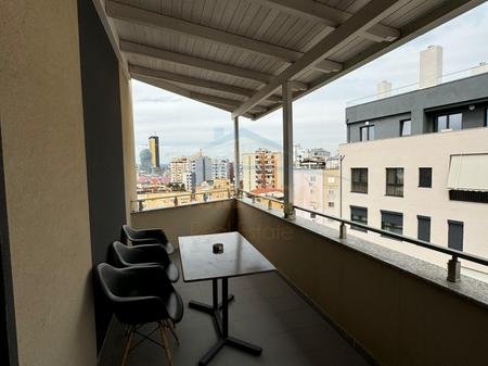 Tirane, jepet me qera apartament 2+1 Kati 7, 120 m² 800 €
