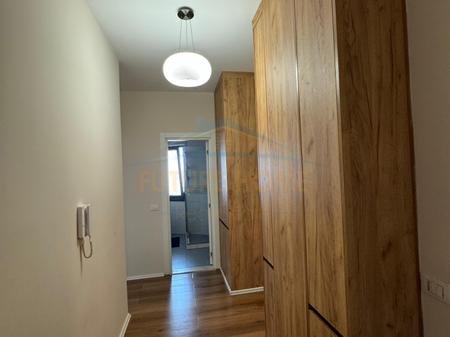 Tirane, jepet me qera apartament 2+1 Kati 7, 120 m² 800 €