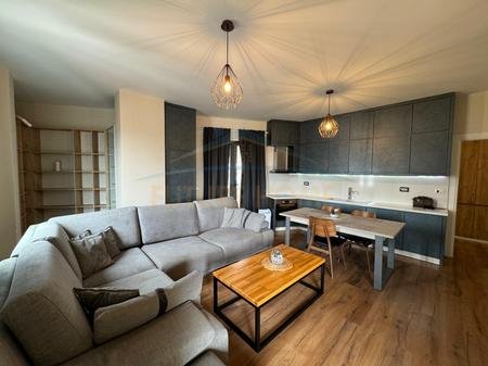 Tirane, jepet me qera apartament 2+1 Kati 7, 120 m² 800 €