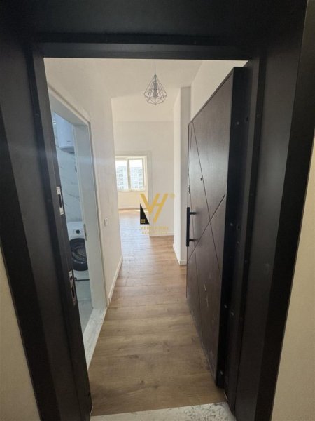 Tirane, jepet me qera apartament 1+1+Ballkon Kati 5, 60 m² 450 € (BULEVARDI I RI)
