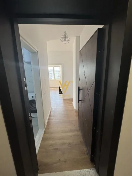 Tirane, jepet me qera apartament 1+1+Ballkon Kati 5, 60 m² 450 € (BULEVARDI I RI)