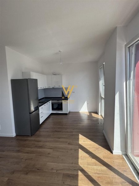 Tirane, jepet me qera apartament 1+1+Ballkon Kati 5, 60 m² 450 € (BULEVARDI I RI)