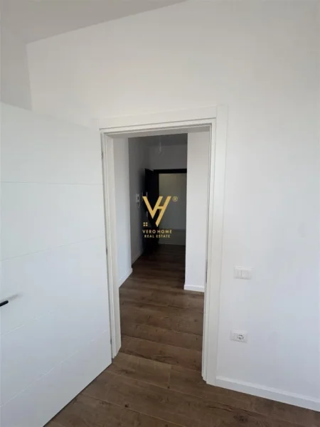 Tirane, jepet me qera apartament 1+1+Ballkon Kati 5, 60 m² 450 € (BULEVARDI I RI)