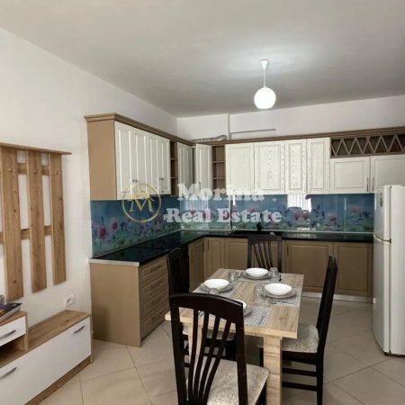 Vlore, jepet me qera apartament 2+1+Ballkon Kati 7, 98 m² 400 € (Vlore, Bulevardi Ismail Qemali)