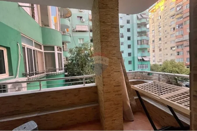 Tirane, shitet apartament 2+1+Ballkon , 235.000 € 