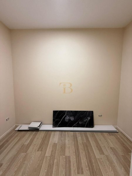 Tirane, jepet me qera apartament 1+1 Kati 4, 130 m² 1.200 € 
