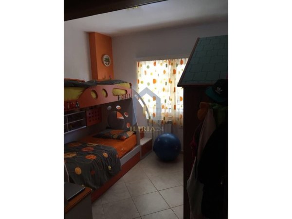 Tirane, jap me qera apartament 2+1+Ballkon Kati 5, 100 m² 700 € (Rruga e Elbasanit)