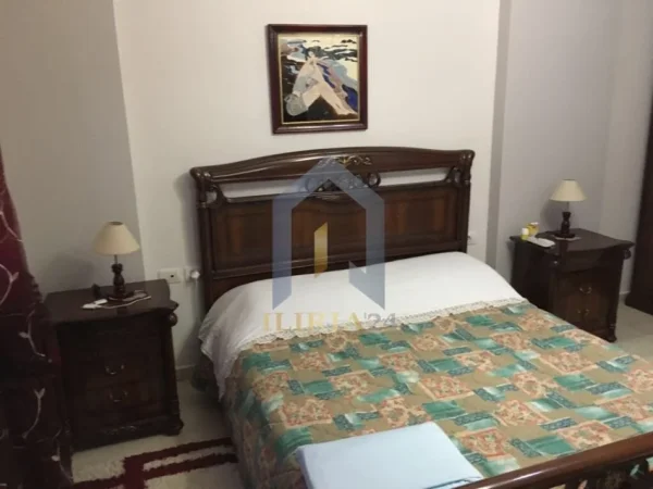 Tirane, jap me qera apartament 2+1+Ballkon Kati 5, 100 m² 700 € (Rruga e Elbasanit)