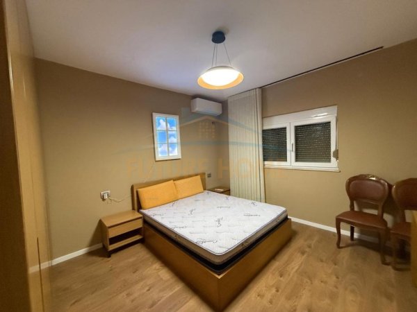 Tirane, jepet me qera apartament 2+1 Kati 3, 110 m² 800 € 