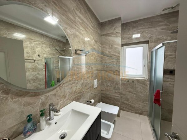 Tirane, jepet me qera apartament 2+1 Kati 3, 110 m² 800 € 