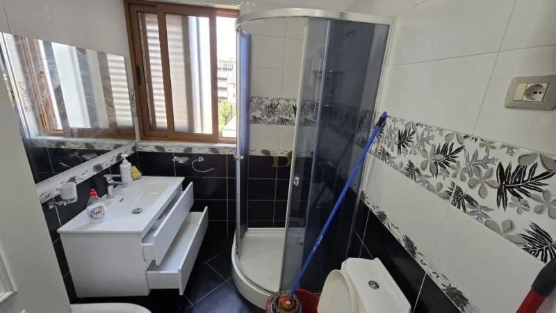 Tirane, shitet apartament 1+1 Kati 1, 76 m² 140.000 € 