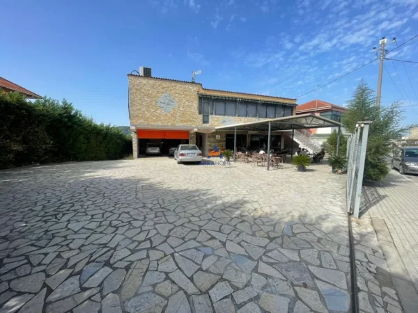 Tirane, shitet ambjent biznesi Kati 0, 2.140 m² 2.500.000 € (KOMBINAT)