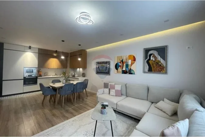 Tirane, shitet apartament 2+1+Ballkon , 100 m² 235.000 € 