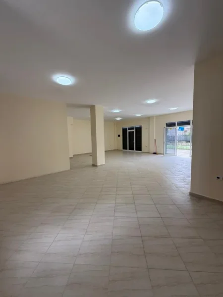 Tirane, jepet me qera ambjent biznesi Kati 0, 140 m² 1.000 € (selite)