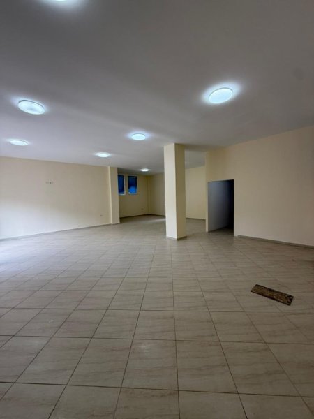 Tirane, jepet me qera ambjent biznesi Kati 0, 140 m² 1.000 € (selite)
