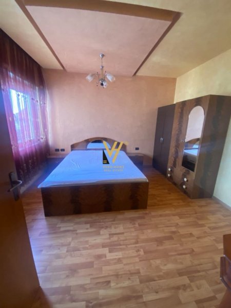 Tirane, jepet me qera apartament 3+1+Ballkon Kati 12, 150 m² 700 € (MATERNITETI I RI)