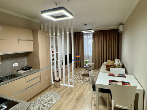 Tirane, jepet me qera apartament 1+1+Ballkon , 65 m² 850 € (BLLOK)