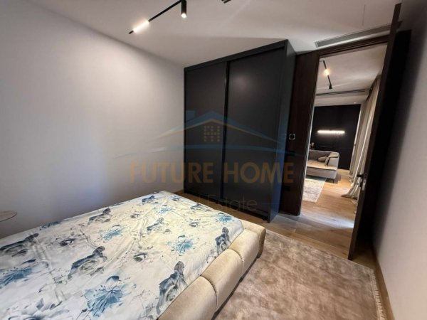 Tirane, jepet me qera apartament 3+1 Kati 2, 197 m² 2.500 € 
