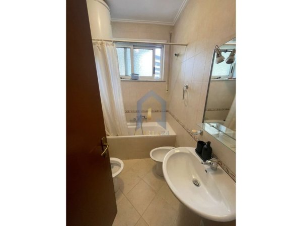 Tirane, jap me qera apartament 3+1+Aneks+Ballkon Kati 6, 130 m² 1.000 € (Rruga e Elbasanit)