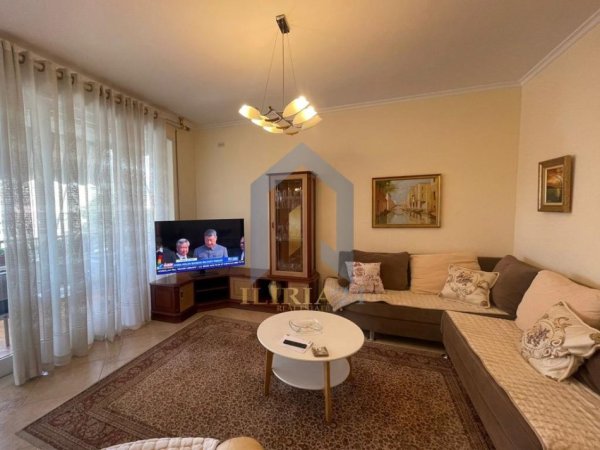 Tirane, jap me qera apartament 3+1+Aneks+Ballkon Kati 6, 130 m² 1.000 € (Rruga e Elbasanit)