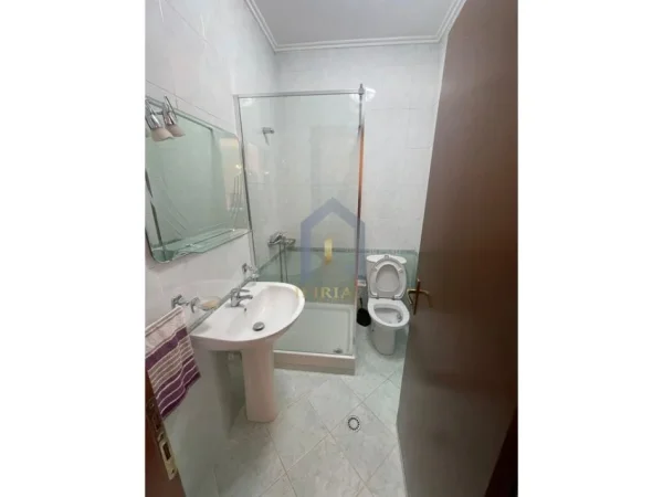 Tirane, jap me qera apartament 3+1+Aneks+Ballkon Kati 6, 130 m² 1.000 € (Rruga e Elbasanit)