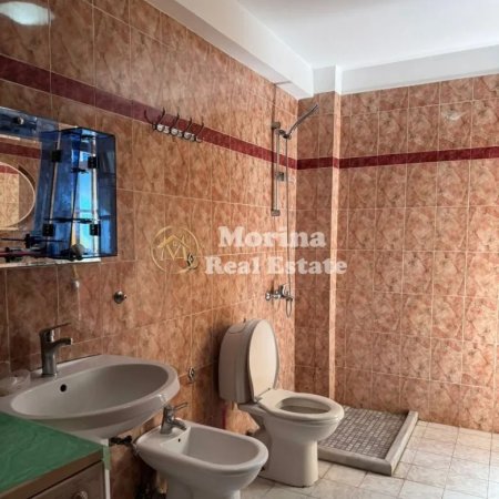 Tirane, jepet me qera apartament 2+1 Kati 1, 100 m² 700 € (21 Dhjetori, Rruga e Kavajes)