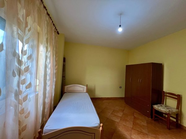 Tirane, jepet me qera apartament 2+1 Kati 2, 80 m² 350 € (Qytet studenti)