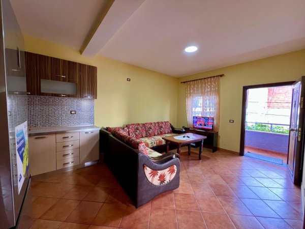 Tirane, jepet me qera apartament 2+1 Kati 2, 80 m² 350 € (Qytet studenti)