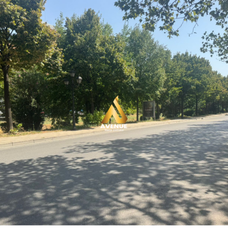 Tirane, jepet me qera ambjent biznesi Kati 0, 140 m² 1.700 € (bulevardi bajram curri)