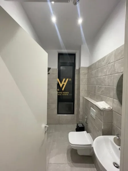 Tirane, jepet me qera apartament 2+1+Ballkon Kati 1, 108 m² 850 € (ISH SHESHI SHQIPONJA)