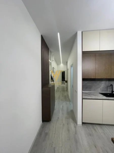 Tirane, jepet me qera apartament 2+1+Ballkon Kati 1, 108 m² 850 € (ISH SHESHI SHQIPONJA)