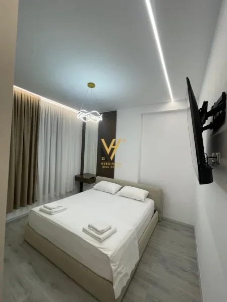 Tirane, jepet me qera apartament 2+1+Ballkon Kati 1, 108 m² 850 € (ISH SHESHI SHQIPONJA)