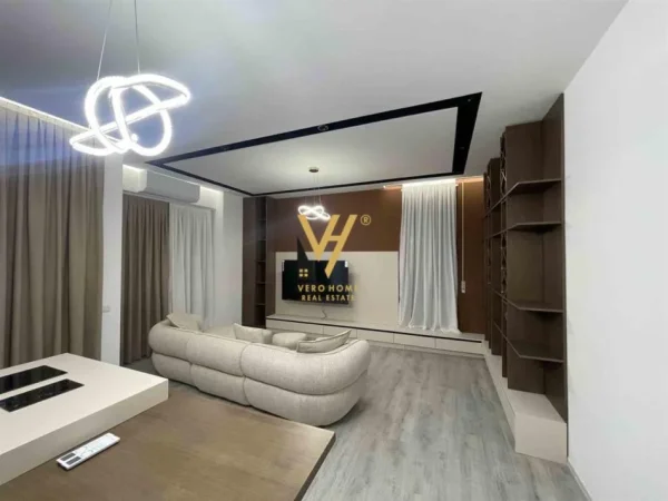 Tirane, jepet me qera apartament 2+1+Ballkon Kati 1, 108 m² 850 € (ISH SHESHI SHQIPONJA)