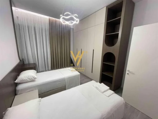 Tirane, jepet me qera apartament 2+1+Ballkon Kati 1, 108 m² 850 € (ISH SHESHI SHQIPONJA)