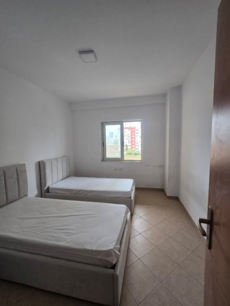 Tirane, jepet me qera apartament 3+1+Ballkon Kati 3, 147 m² 800 € (DON BOSKO)